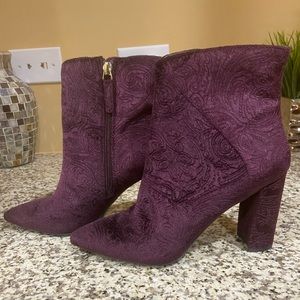 Nine Wear Purple Velvet Booties